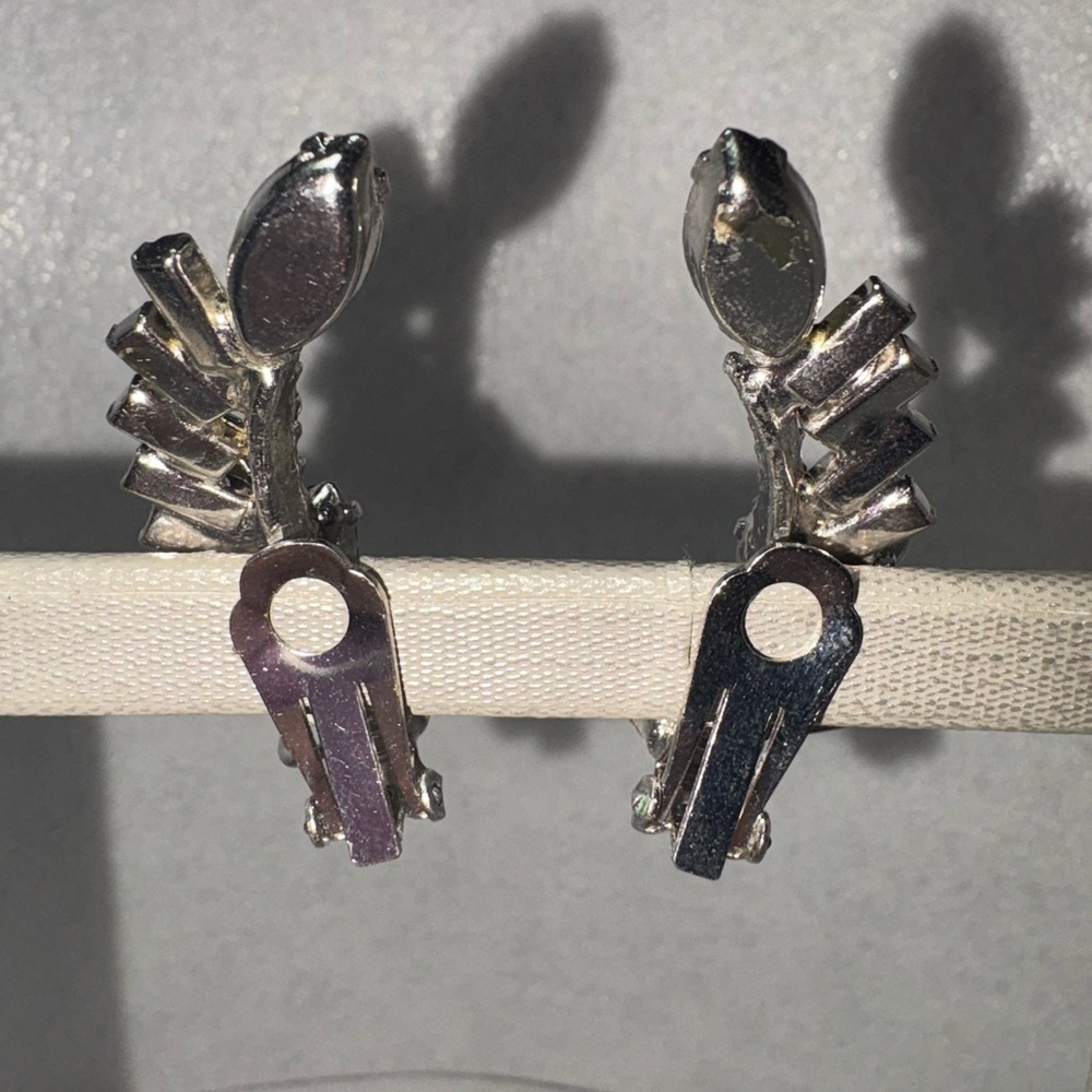 Vintage Rhinestone Earclips - Picture 6 of 7